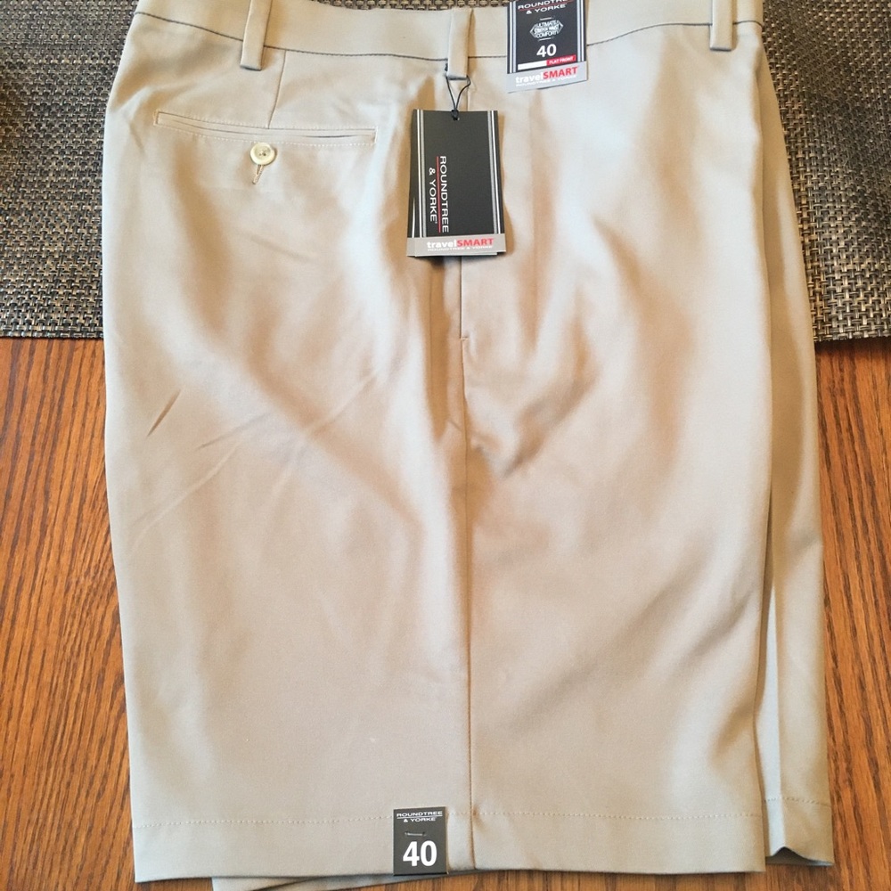 NWT Men’s size 40 roundtree & yorke shorts